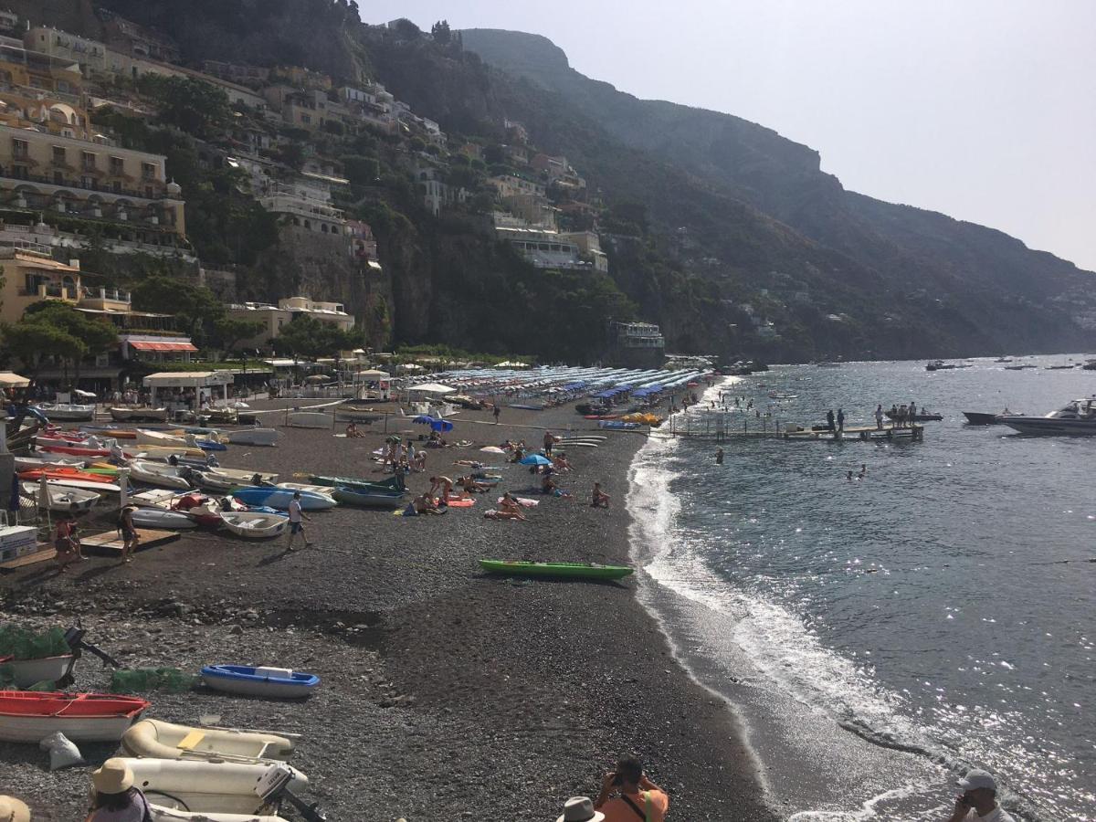 Apartamento Le 13 Fontane Salerno Exterior foto