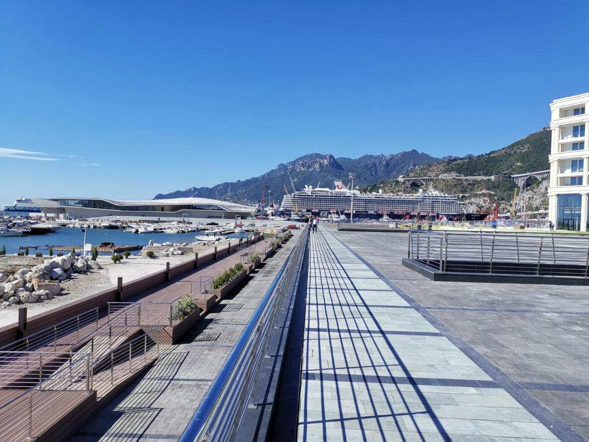 Apartamento Le 13 Fontane Salerno Exterior foto