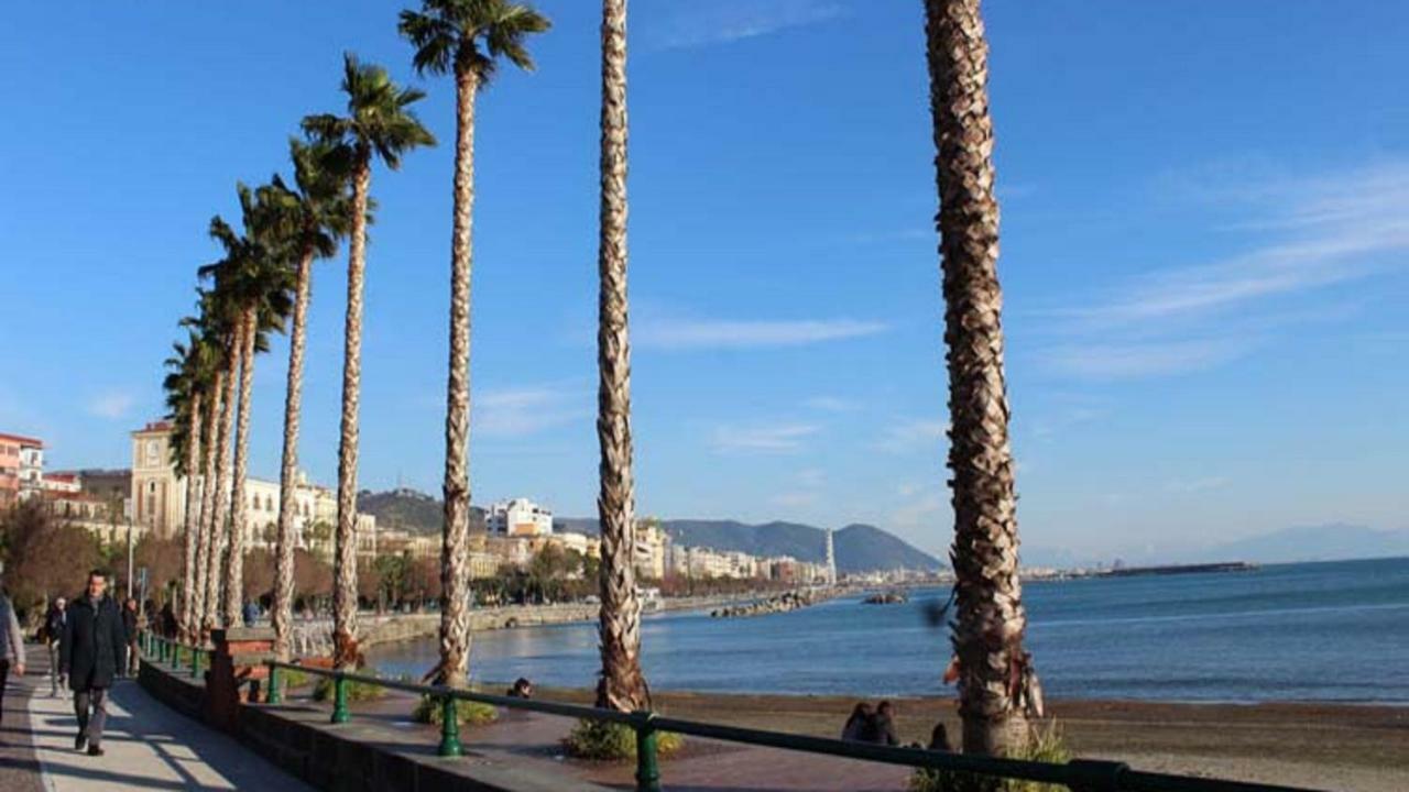 Apartamento Le 13 Fontane Salerno Exterior foto